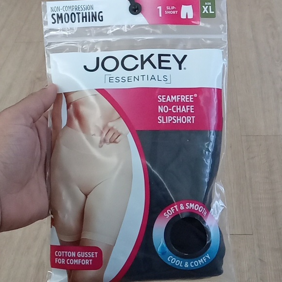 Jockey® Essentials Seamfree® No Chafe Slipshort - Picture 4 of 4